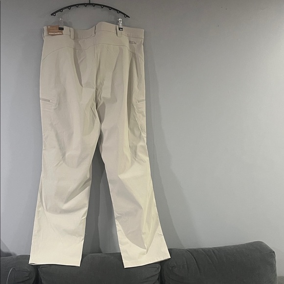 Eddie Bauer Woman’s Tan Cargo Pants Size 20 - Picture 9 of 9
